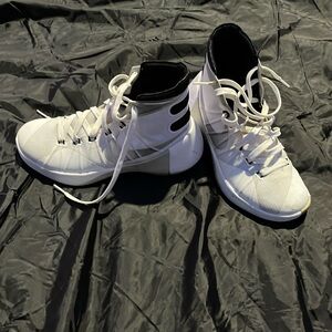 Nike Hyperdunk basketball shoes size 7.5